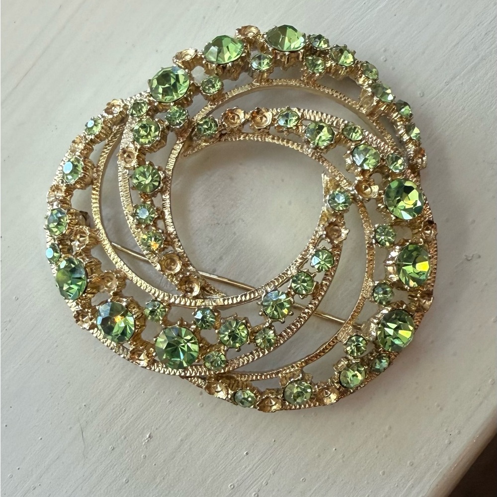 Elegant Green and Gold Brooch